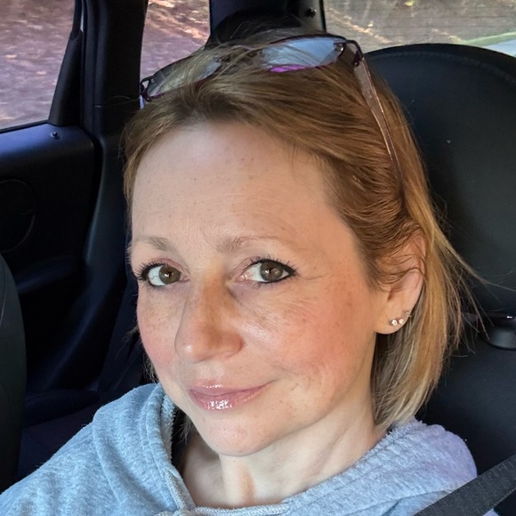 Meet your Posher, Infinia Jewelry - Picture 1 of 1